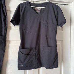 Grey’s Anatomy by Barco Uniforms Charcoal Scrub Top Size S